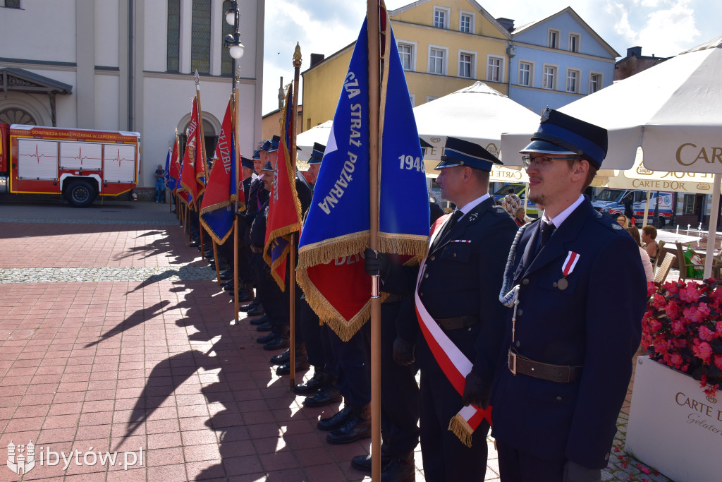 KONIEC służby Polsce Ludowej. Strażacy mają nowy sztandar