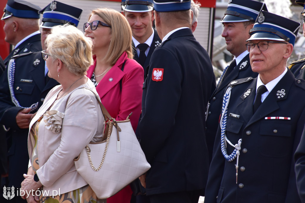 KONIEC służby Polsce Ludowej. Strażacy mają nowy sztandar