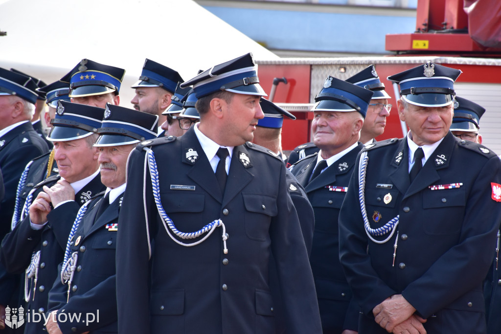 KONIEC służby Polsce Ludowej. Strażacy mają nowy sztandar