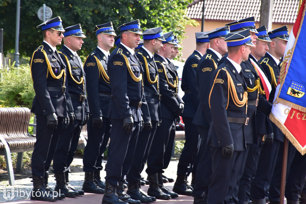 KONIEC służby Polsce Ludowej. Strażacy mają nowy sztandar