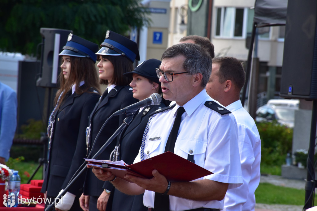 KONIEC służby Polsce Ludowej. Strażacy mają nowy sztandar