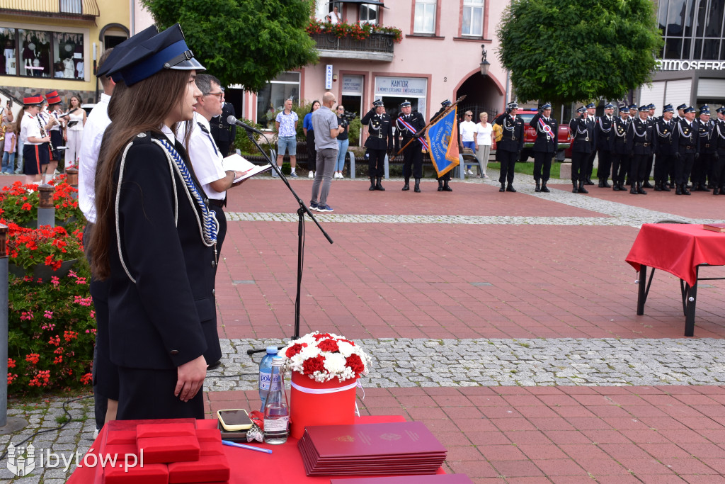 KONIEC służby Polsce Ludowej. Strażacy mają nowy sztandar