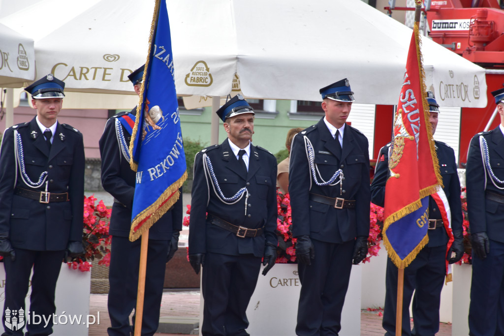 KONIEC służby Polsce Ludowej. Strażacy mają nowy sztandar