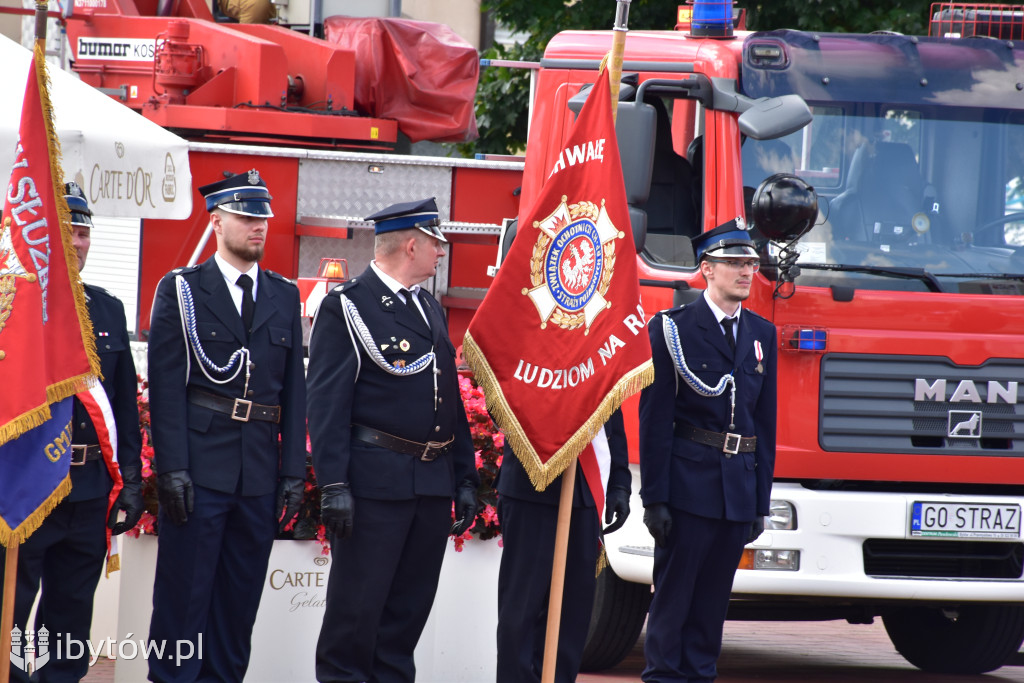 KONIEC służby Polsce Ludowej. Strażacy mają nowy sztandar