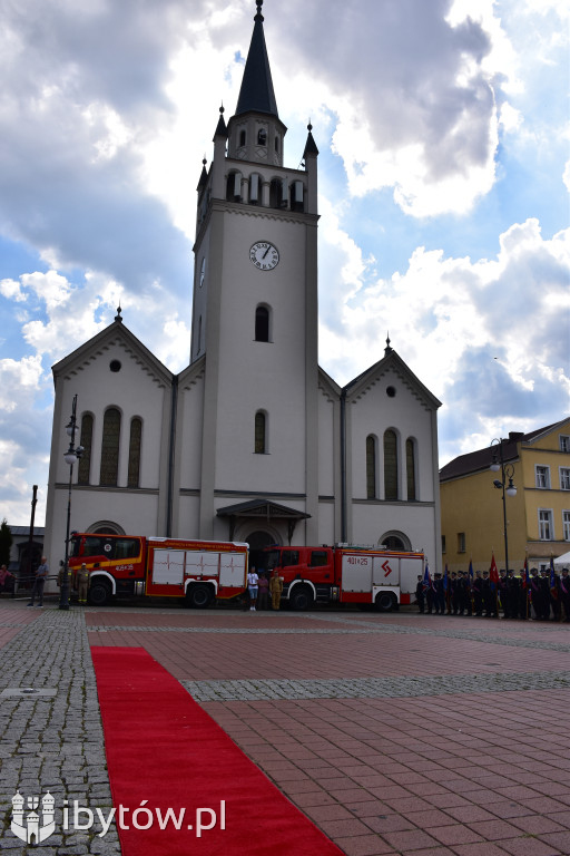 KONIEC służby Polsce Ludowej. Strażacy mają nowy sztandar