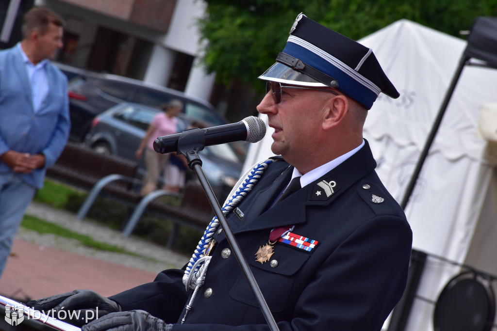 KONIEC służby Polsce Ludowej. Strażacy mają nowy sztandar