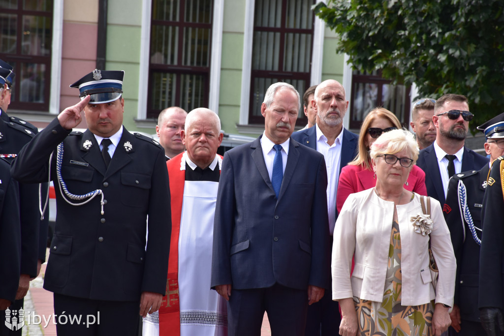 KONIEC służby Polsce Ludowej. Strażacy mają nowy sztandar
