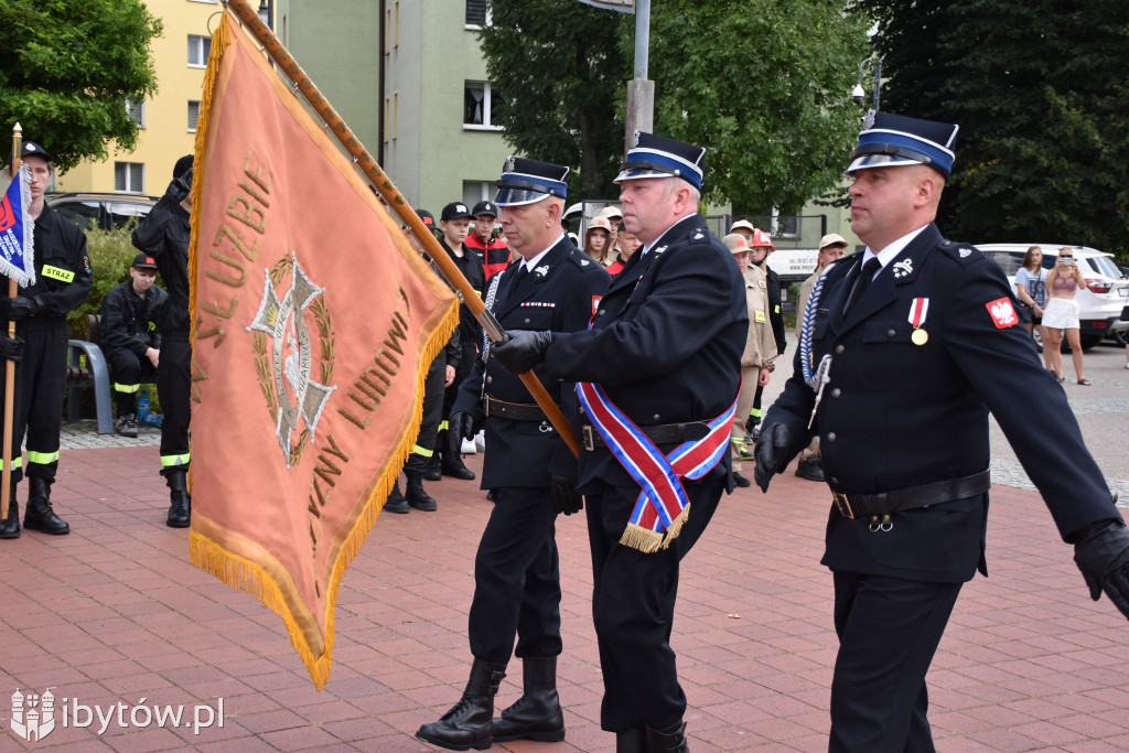 KONIEC służby Polsce Ludowej. Strażacy mają nowy sztandar