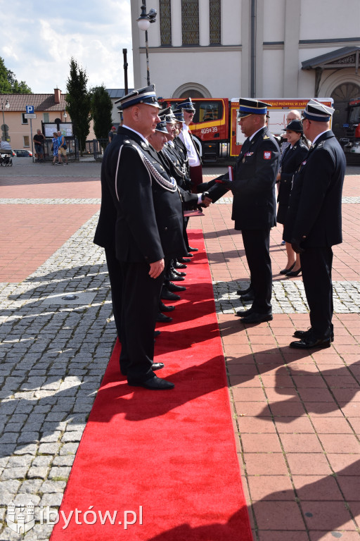 KONIEC służby Polsce Ludowej. Strażacy mają nowy sztandar