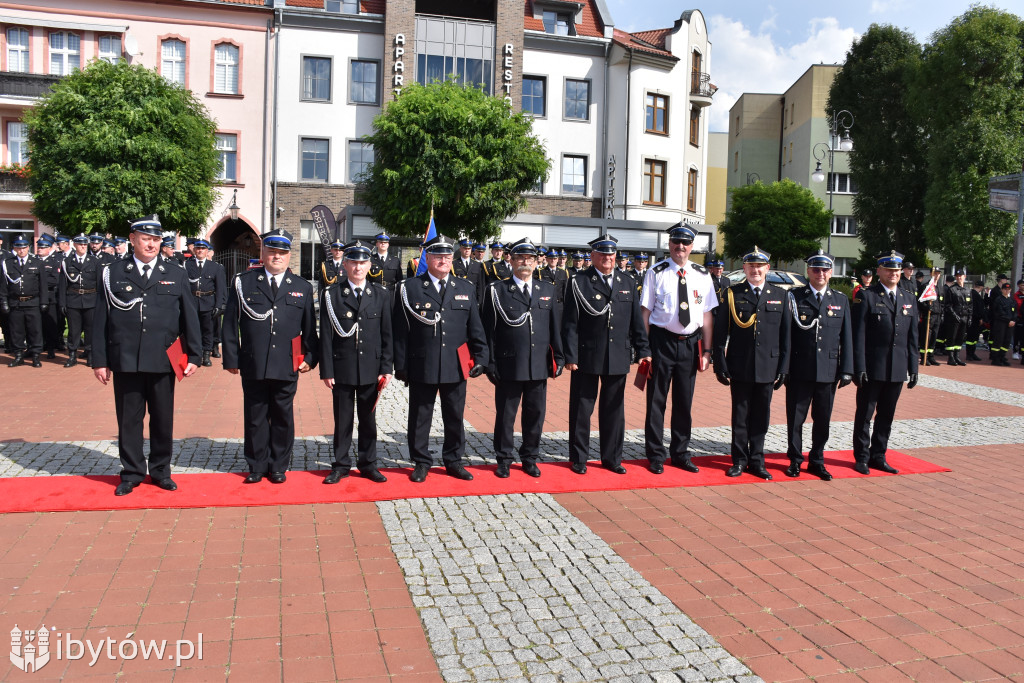 KONIEC służby Polsce Ludowej. Strażacy mają nowy sztandar