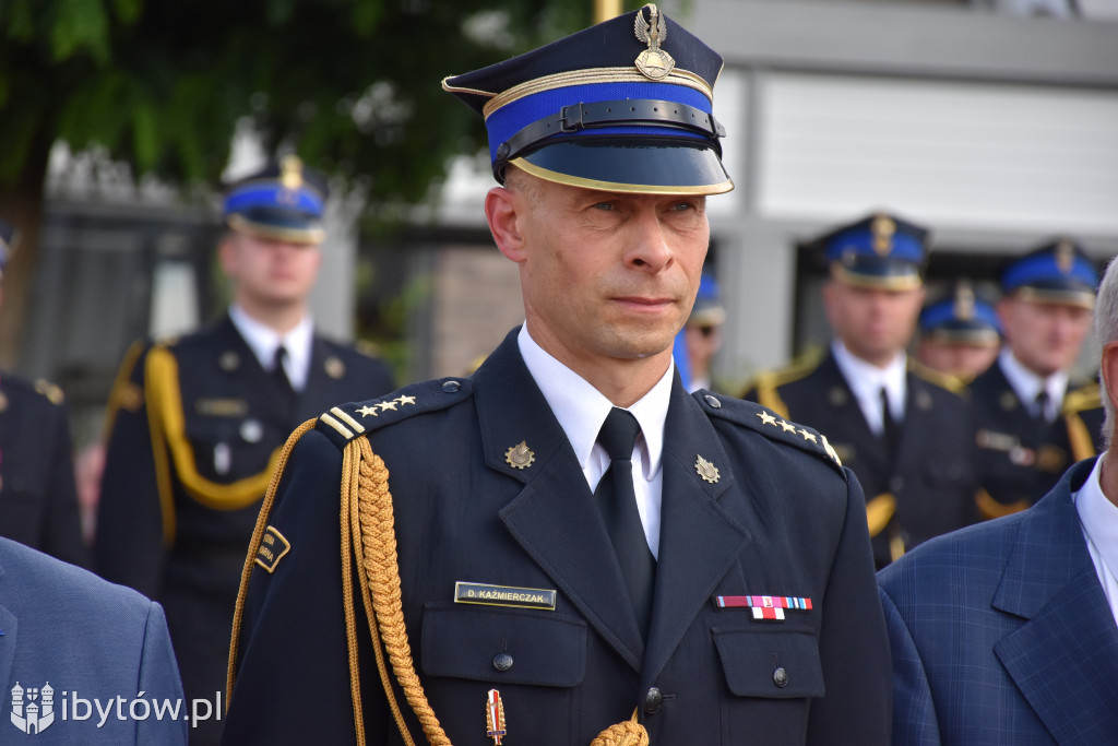 KONIEC służby Polsce Ludowej. Strażacy mają nowy sztandar