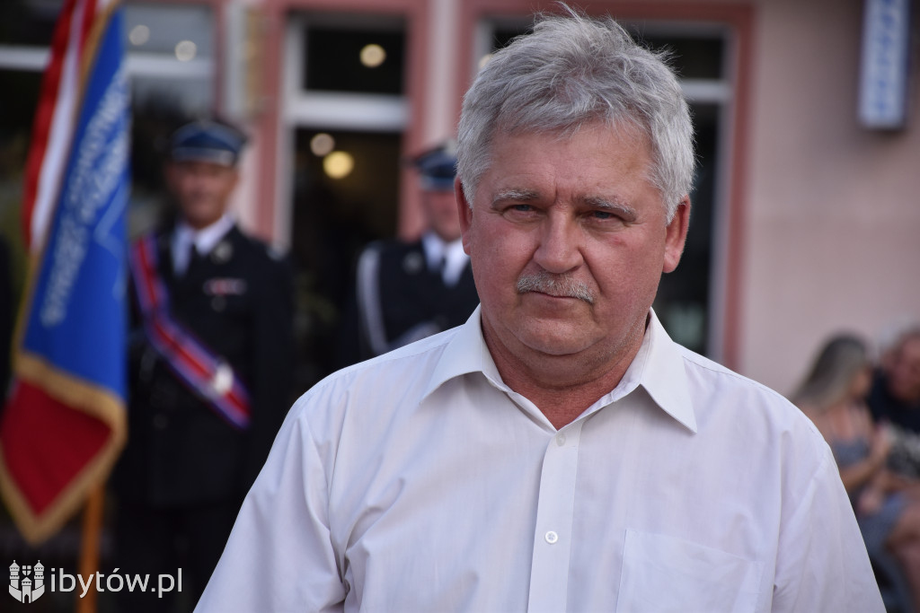 KONIEC służby Polsce Ludowej. Strażacy mają nowy sztandar