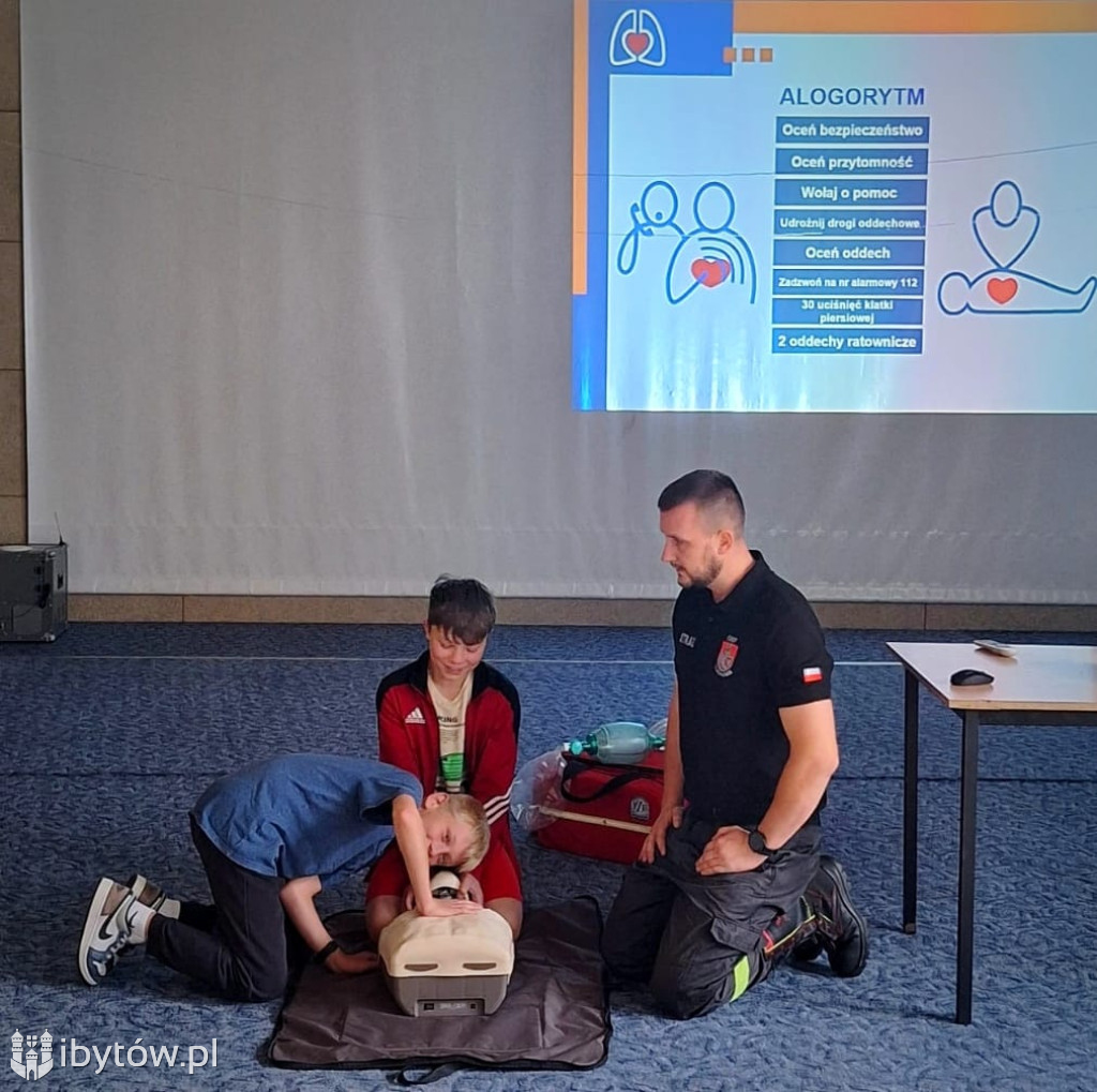 AKTYWNI STRAŻACY. Edukacja i szkolenie w OSP Tuchomie