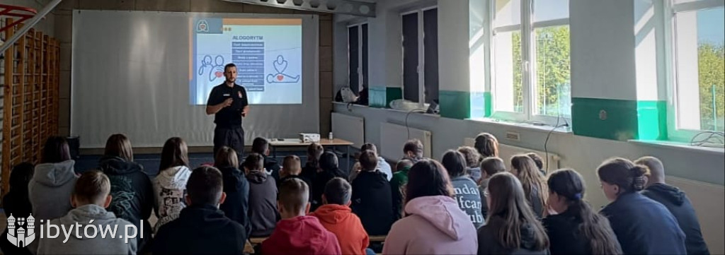 AKTYWNI STRAŻACY. Edukacja i szkolenie w OSP Tuchomie