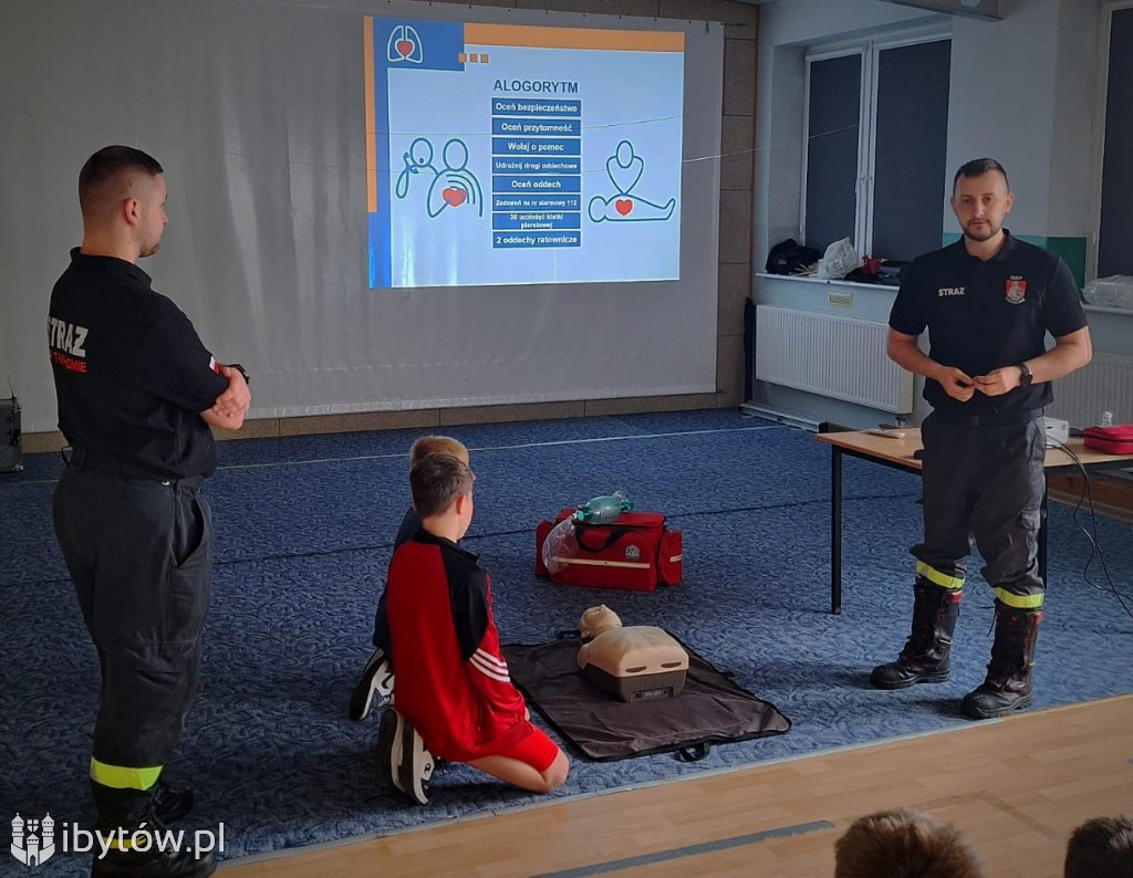 AKTYWNI STRAŻACY. Edukacja i szkolenie w OSP Tuchomie