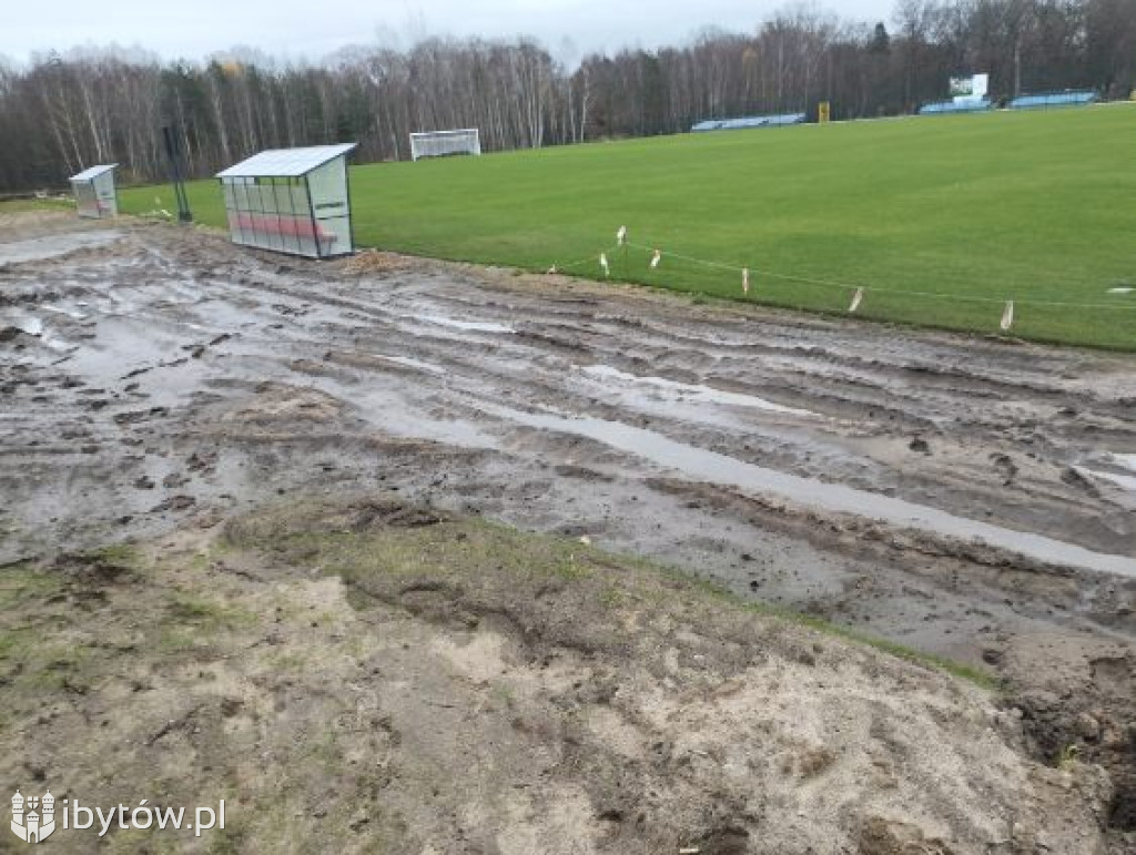 BŁOTNISTE BOISKO w Kołczygłowach