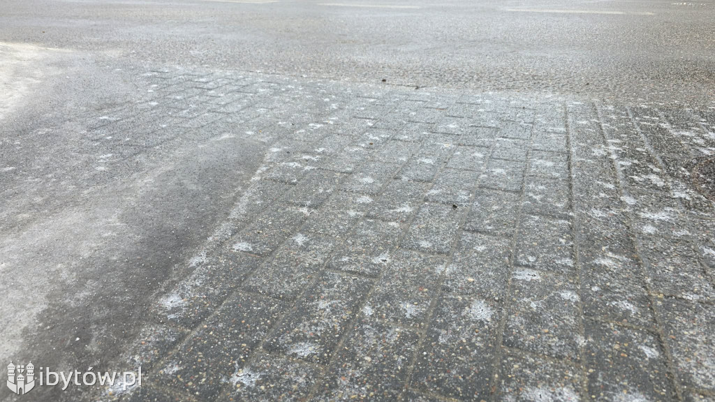 ARMAGEDON na drogach powiatu bytowskiego. Lód sparaliżował ruch