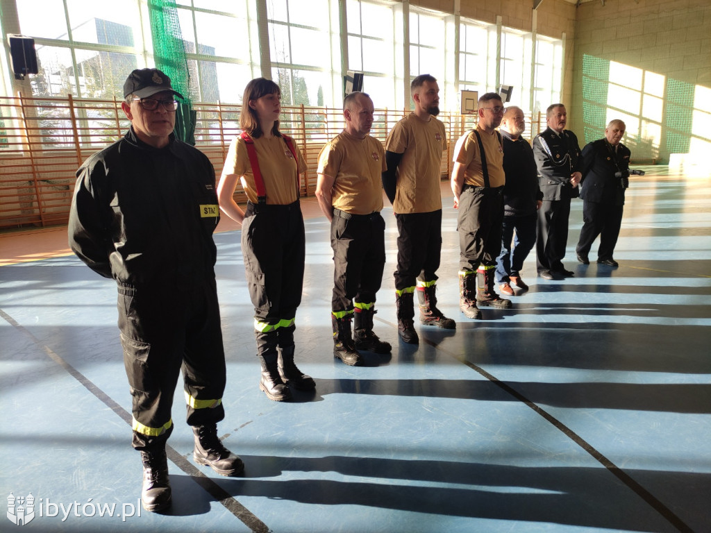 ​Nocne alarmy i służba na lotnisku. OSP hartuje młodych strażaków