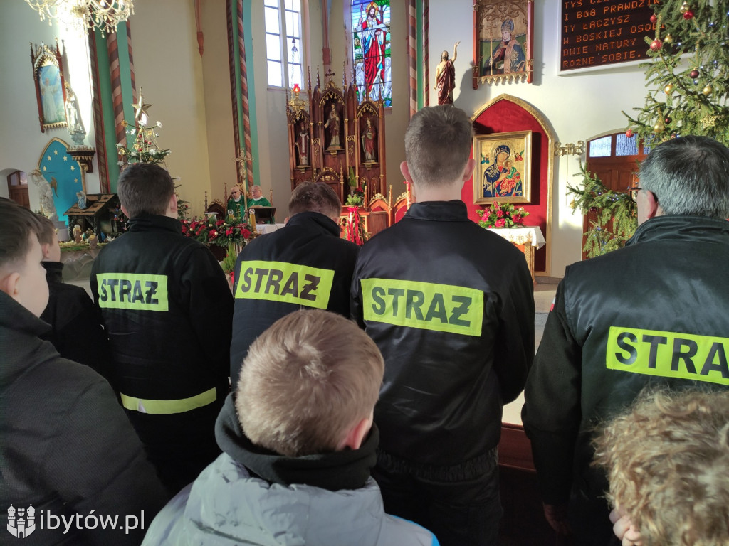 ​Nocne alarmy i służba na lotnisku. OSP hartuje młodych strażaków