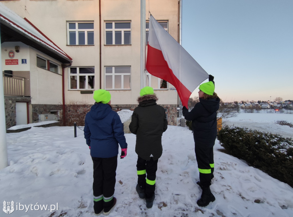 ​Nocne alarmy i służba na lotnisku. OSP hartuje młodych strażaków