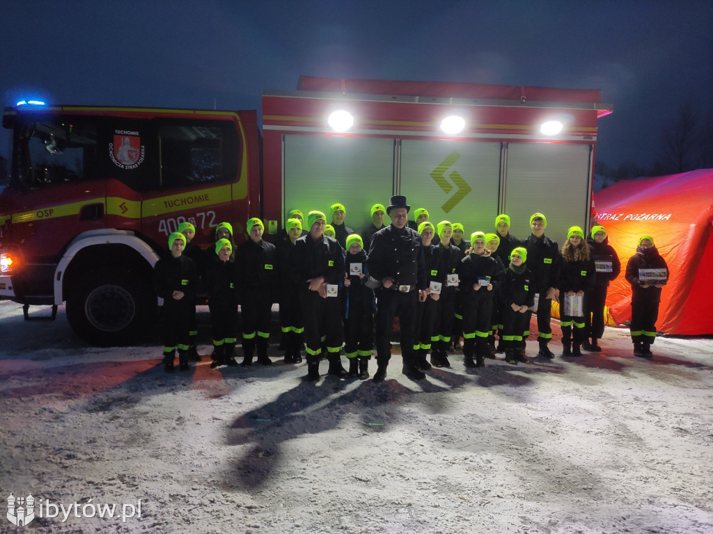 ​Nocne alarmy i służba na lotnisku. OSP hartuje młodych strażaków