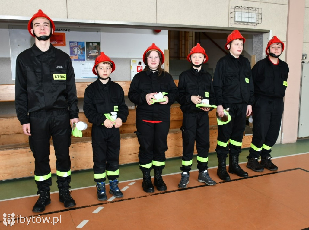 ​Nocne alarmy i służba na lotnisku. OSP hartuje młodych strażaków