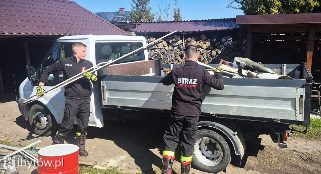 Kilka ton złomu dla młodych strażaków. Mieszkańcy nie zawiedli OSP