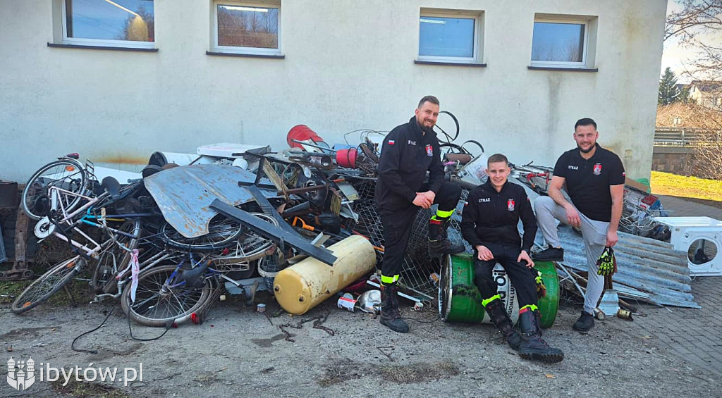 Kilka ton złomu dla młodych strażaków. Mieszkańcy nie zawiedli OSP