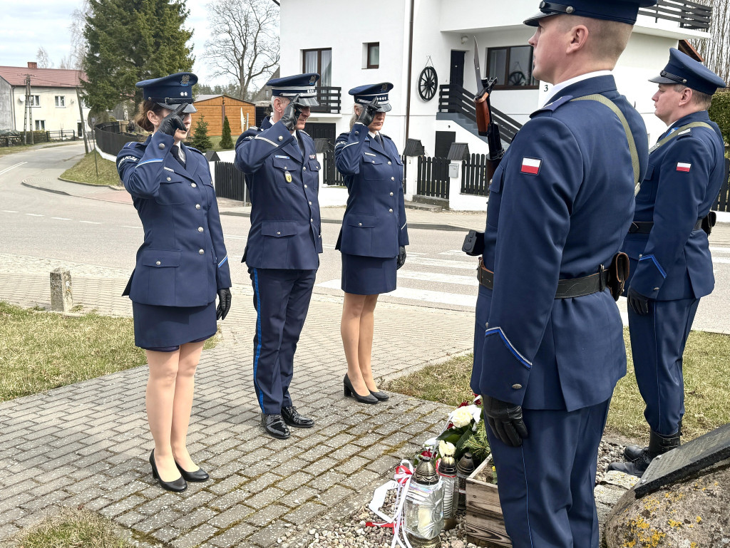 Oddali hołd ofiarom Katynia w Brzeźnie Szlacheckim