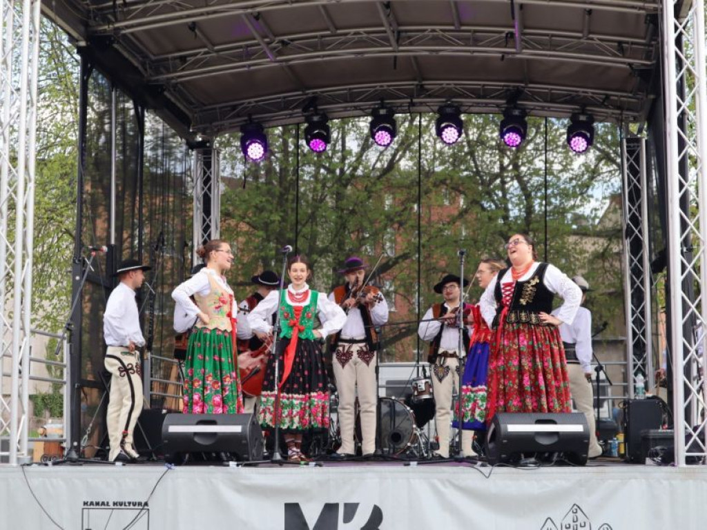 Kaszubska energia porwała publiczność w Bydgoszczy