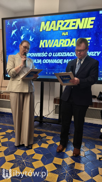 Marzenia zamknięte w kwadracie. Poruszająca wystawa uczestników WTZ