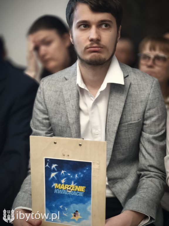 Marzenia zamknięte w kwadracie. Poruszająca wystawa uczestników WTZ