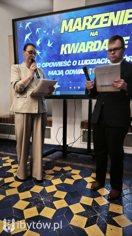 Marzenia zamknięte w kwadracie. Poruszająca wystawa uczestników WTZ