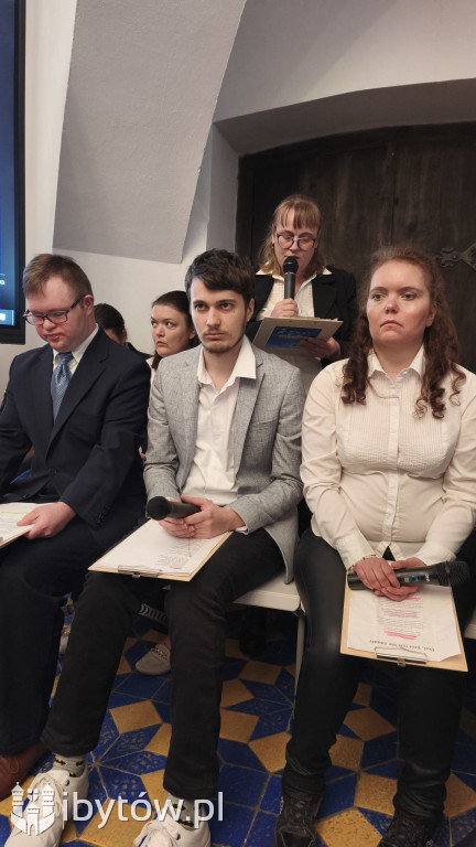 Marzenia zamknięte w kwadracie. Poruszająca wystawa uczestników WTZ