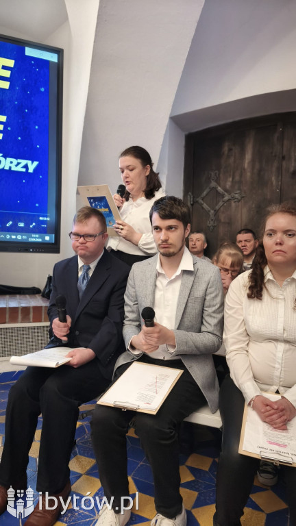 Marzenia zamknięte w kwadracie. Poruszająca wystawa uczestników WTZ