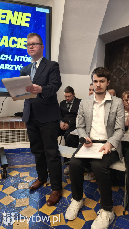 Marzenia zamknięte w kwadracie. Poruszająca wystawa uczestników WTZ