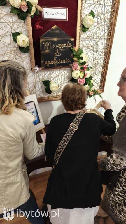Marzenia zamknięte w kwadracie. Poruszająca wystawa uczestników WTZ