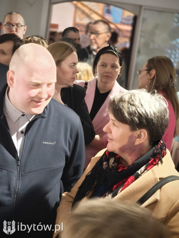 Marzenia zamknięte w kwadracie. Poruszająca wystawa uczestników WTZ