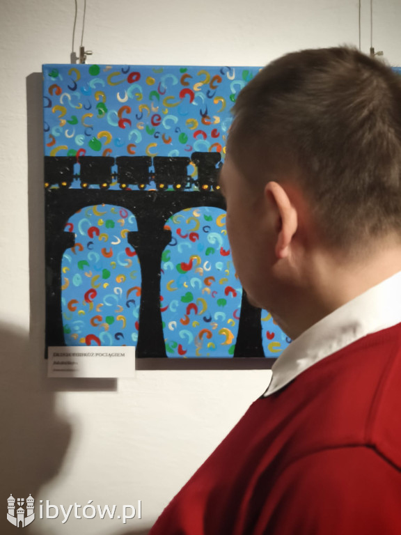Marzenia zamknięte w kwadracie. Poruszająca wystawa uczestników WTZ