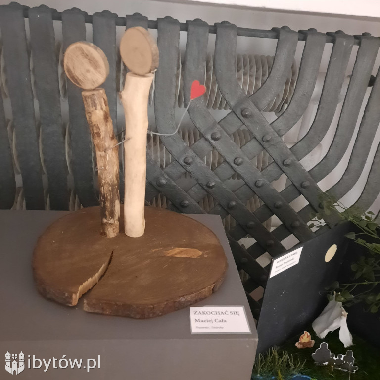 Marzenia zamknięte w kwadracie. Poruszająca wystawa uczestników WTZ