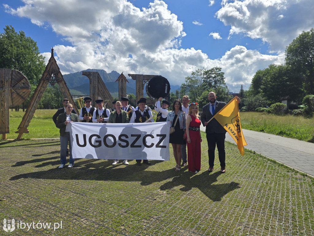 Kaszubi dotarli pod Giewont! Wielka flaga na Krokwi