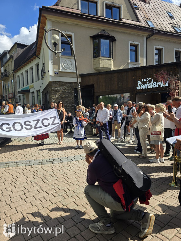 Kaszubi dotarli pod Giewont! Wielka flaga na Krokwi