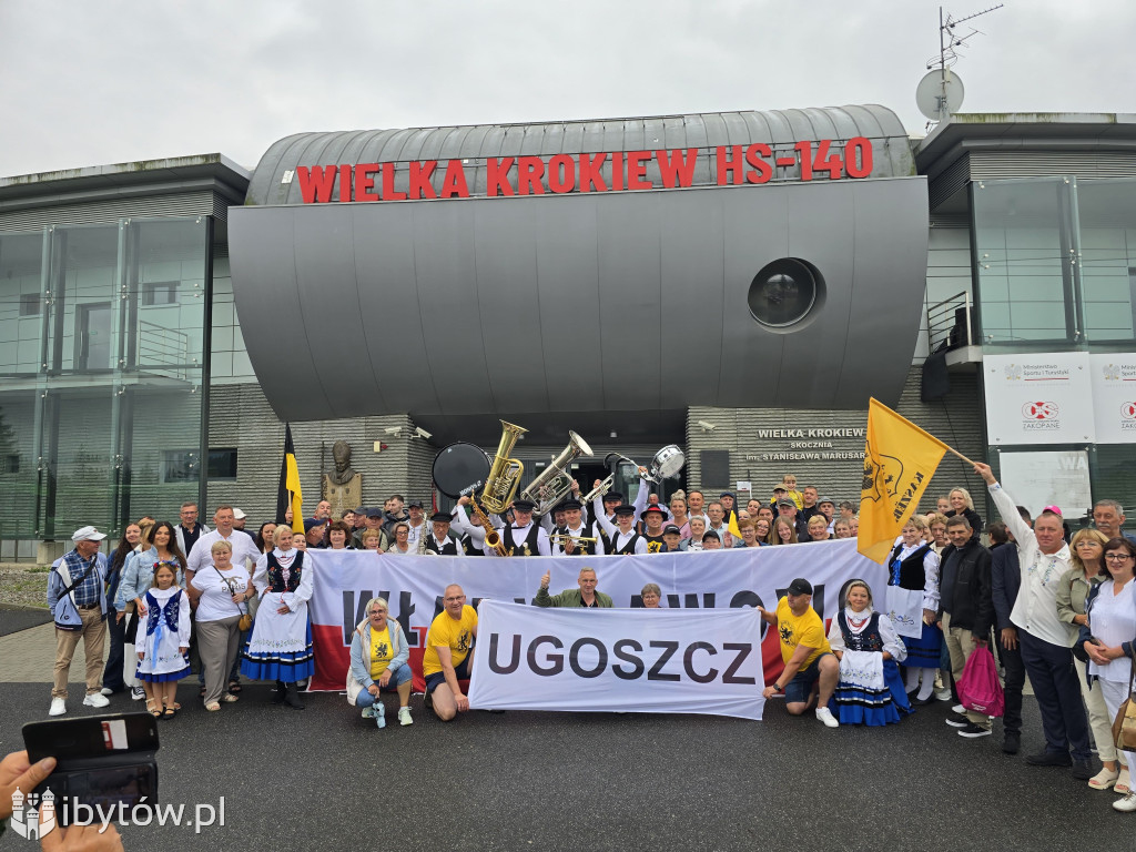 Kaszubi dotarli pod Giewont! Wielka flaga na Krokwi