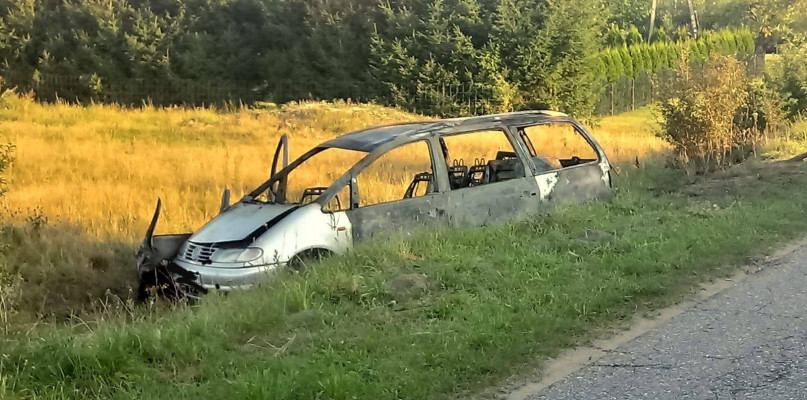 Makabryczny wypadek. Spłonął w aucie!
