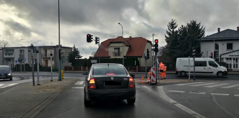 Przy okazji przebudowy sygnalizacji świetlnej na skrzyżowaniu położony został również nowy asfalt 