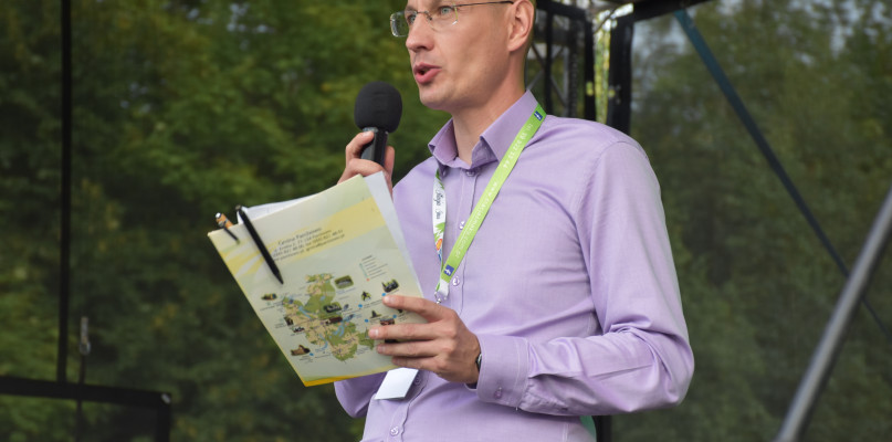 KONFLIKT dyrektora GOK Parchowo z rzekomo leniwą bibliotekarką