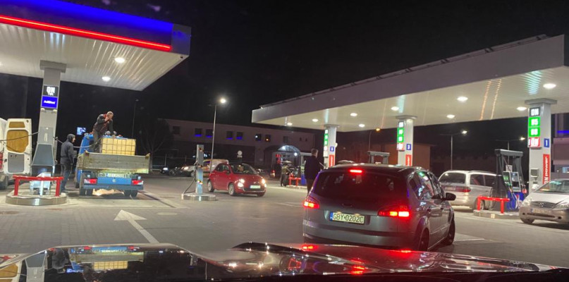 PANIKA PALIWOWA. Właściciel stacji Moya USPOKAJA: PALIWA NIE ZABRAKNIE!