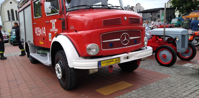 Stary Mercedes, należący do OSP Niedarzyno, wkrótce doczeka się następcy 