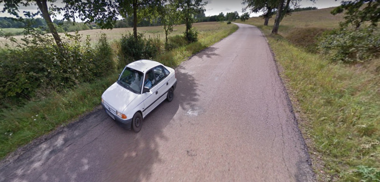 Dziurawa droga Rokity - Pomysk Wielki na obradach. Kiedy remont?