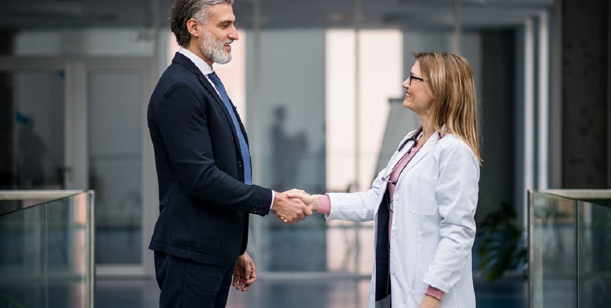 Praca jako przedstawiciel handlowy - 5 sposobów na to, by osiągnąć zawodowy i fina